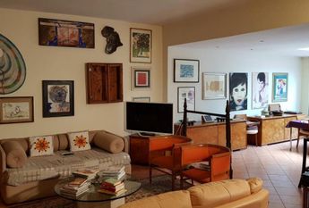 Appia Antica: Luxurious, fully furnished Villa with 5 Bedrooms, 5 baths, large private garden and swimming pool. Beautiful home is lush green setting close to the center. # 651