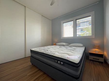 A LOUER - Saint-Denis - Appartement T4 meublé de standing avec vue panoramique au dernier étage - Photo 5