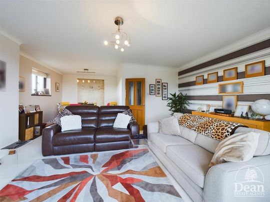 4 bedroom detached house to rent - Photo 1