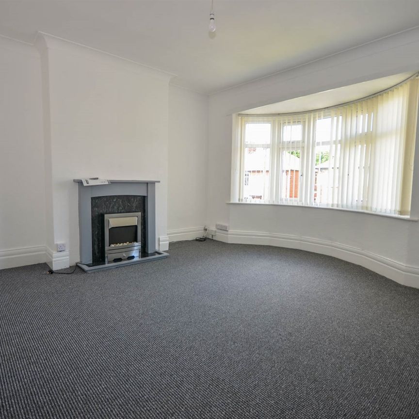 2 bed flat to rent in Ferndene Grove, High Heaton, NE7 - Photo 1