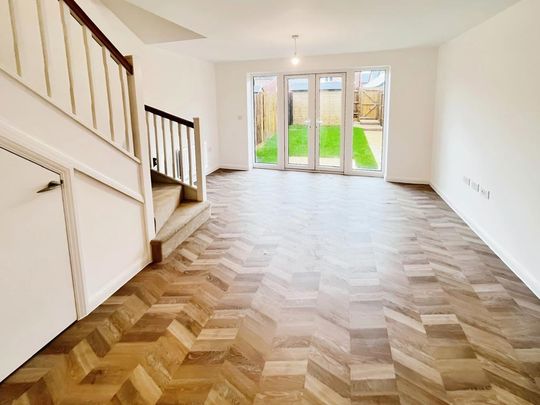 2 bedroom end of terrace house to rent - Photo 1