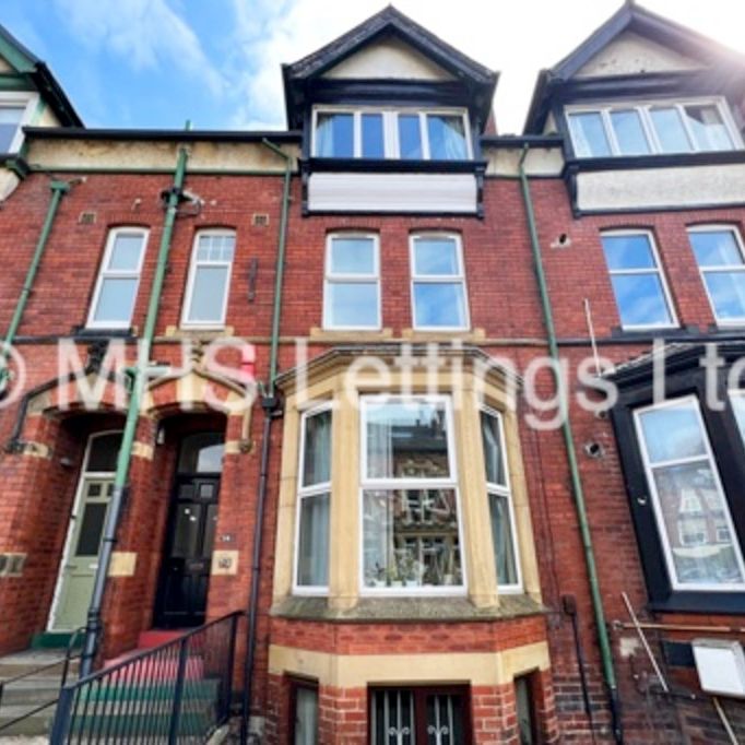 8 Bedroom Mid Terraced House for rent in Regent Park Avenue - Photo 1