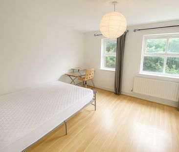 6 Bed Terraced House, Parnell Road, BS16 - Photo 4