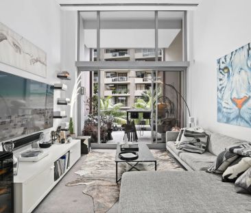 Fully Furnished Luxe Loft Style apartment in the IKON - Photo 2