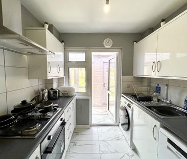 1 bedroom in a house share to rent - Photo 6