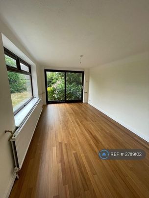 4 bedroom detached house to rent - Photo 1