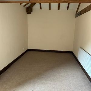 2 bedroom barn conversion to rent - Photo 2