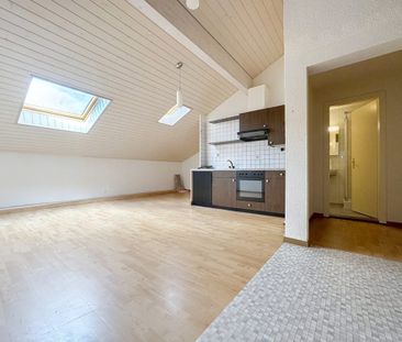 Joli appartement en duplex de 2,5 pièces, partiellement rénové - Foto 5