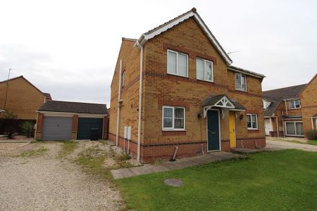3 bedroom semi-detached house to rent - Photo 3