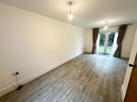 6 bedroom detached house to rent - Photo 3