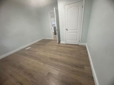 For Lease - 194 Samuels Street Unit# Main Unit, Kitchener, Ontario - Photo 2