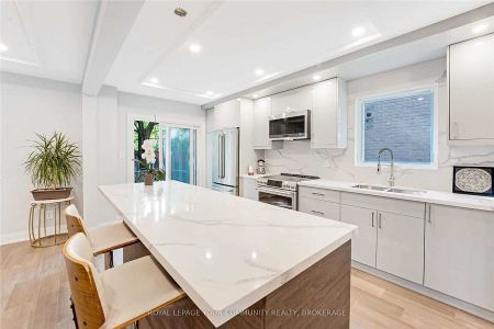 For Lease - 129 Castle Rock Drive Unit# Main, Richmond Hill, Ontario - Photo 3