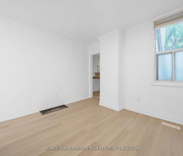 For Lease - 880 Dundas Street Unit# Main, Toronto, Ontario - Photo 2