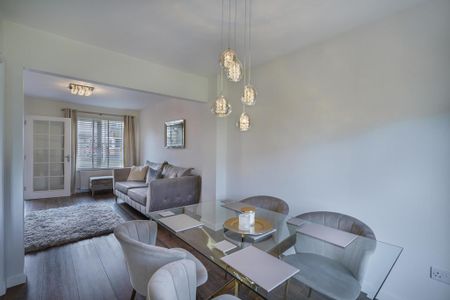 4 bedroom detached house to rent - Photo 2