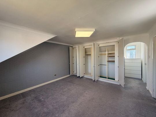 4 bedroom detached bungalow to rent - Photo 1