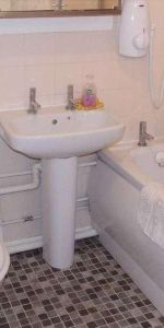 Scottwell Drive, Colindale, NW9 - Photo 3