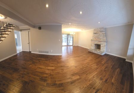 For Lease - 9 Ontario Street, Mississauga, Ontario - Photo 3