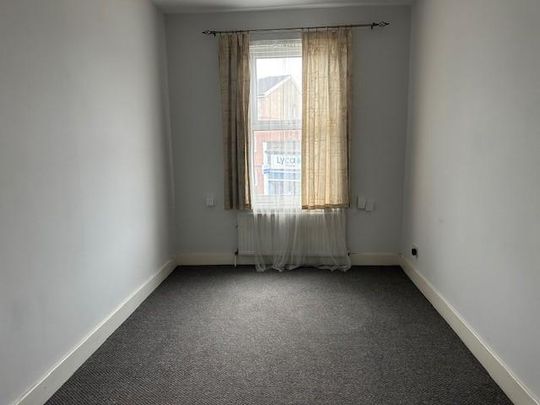 3 bedroom flat to rent - Photo 1