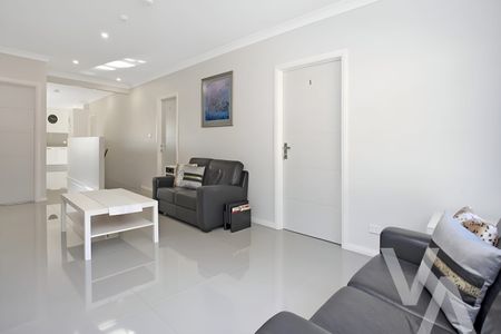 37 Moore Street, Birmingham Gardens NSW 2287 - House For Rent | Domain - Photo 4
