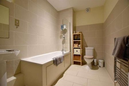 Nutfield Road, Redhill, RH1 - Photo 5