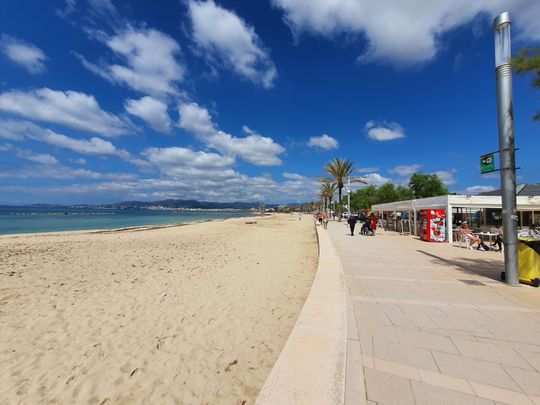 Ápartamento en alquiler en primera línea de mar en Ciudad Jardín, Palma de Mallorca - Photo 1