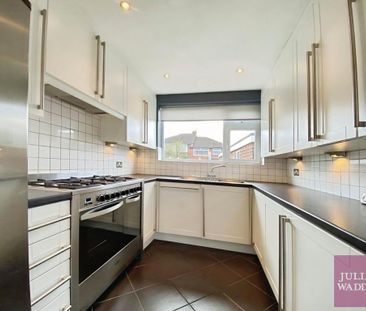 3 bedroom semi-detached house to rent - Photo 6