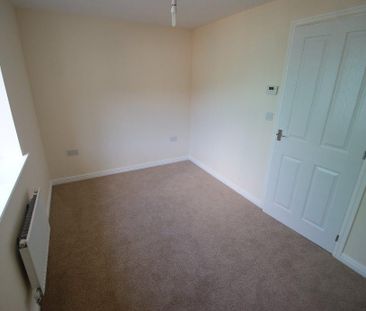 2 bedroom end of terrace house to rent - Photo 1