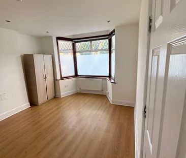 7 Bed Maisonette, Kitchener Road, E17 - Photo 5