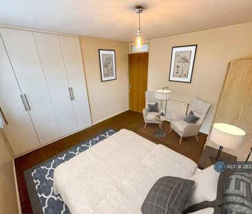 3 bedroom end of terrace house to rent - Photo 3