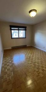 Beau grand 5½ à Ahuntsic – 3 chambres, sous-sol, cour et 2 stationnements! - Photo 3