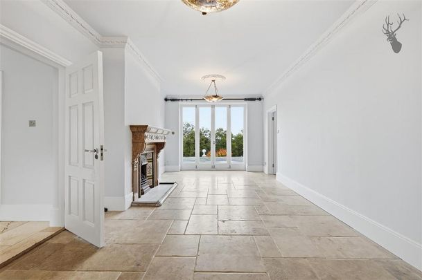 4 bedroom manor house to rent - Photo 1