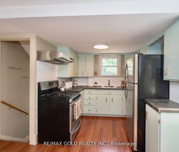 For Lease - 5853 McLeod Road, Niagara Falls, Ontario - Photo 1