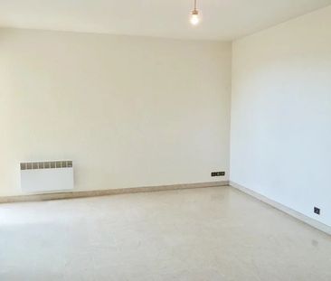 Location Appartement - Le Cannet - Photo 2