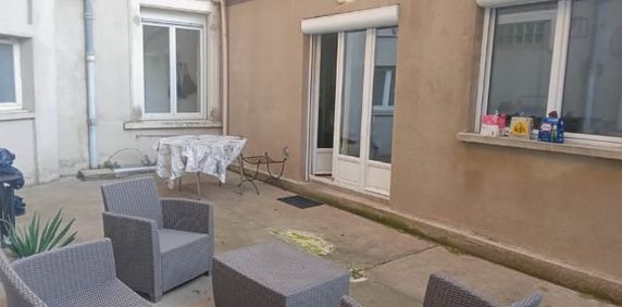 Location Appartement 3 pièces 57m² ST CHAMOND 42400 - Photo 2