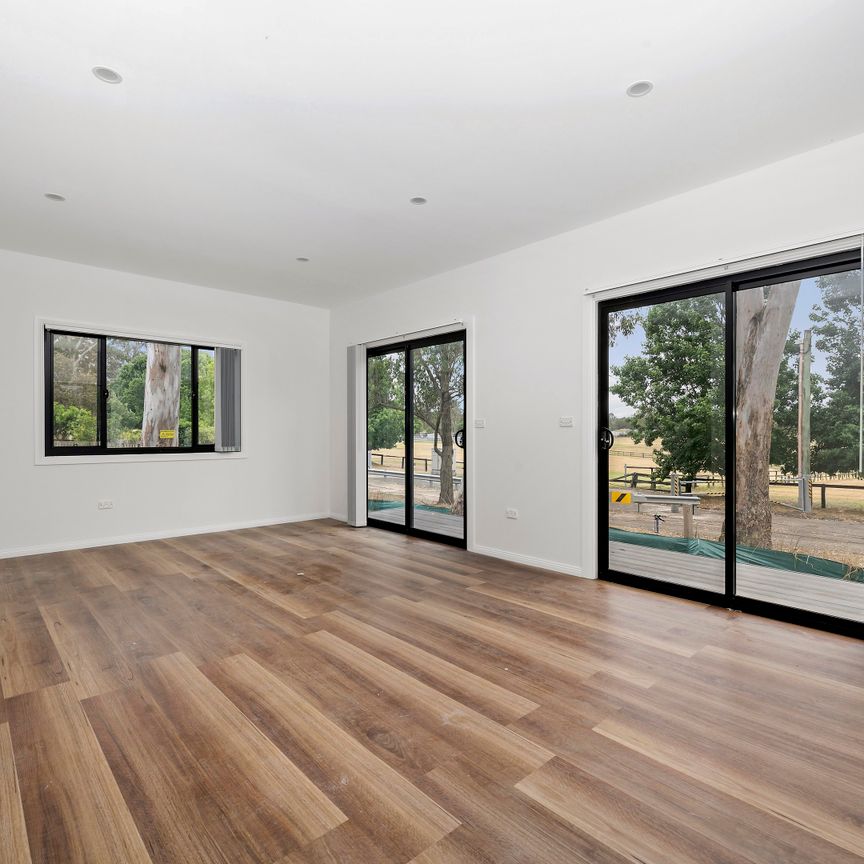 2B Short Street, Ellalong NSW 2325 - House For Rent | Domain - Photo 1