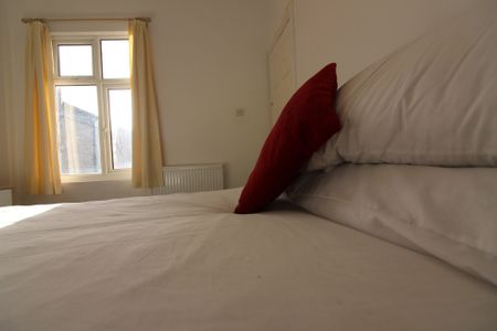 🧐 Spacious En-Suite nr MediaCity - Photo 2