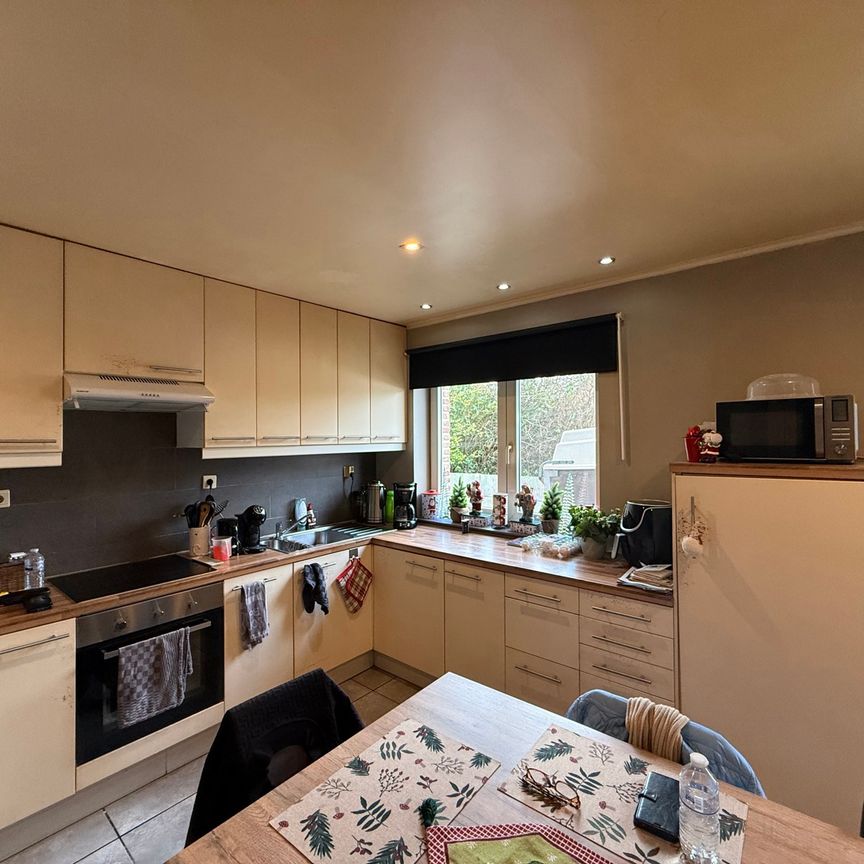 Ruime woning met 4 slaapkamers en een ruime tuin - Foto 1