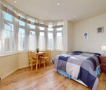 Studio to rent - Photo 4