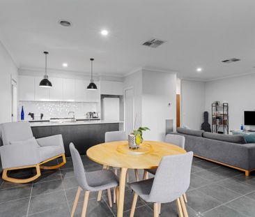 Modern Living On Olive - Photo 6