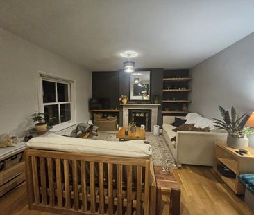 Beautiful Bright Clean Top Floor Flat Peckham - Photo 1