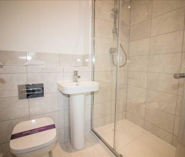 2 bedroom semi-detached house to rent - Photo 4