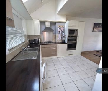 4 bedroom detached house to rent - Photo 6