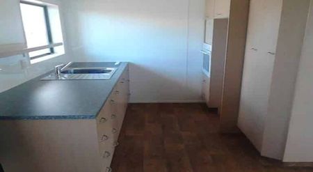 Peaceful Family Living in a Quiet Cul-de-Sac - Photo 4