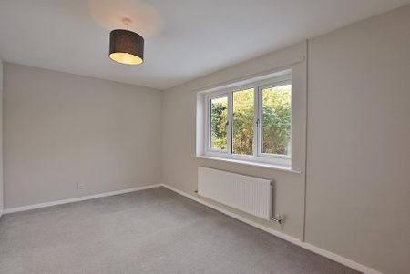 2 bedroom detached bungalow to rent - Photo 3