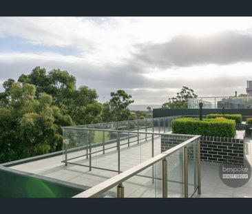 Luxury Apartment - Photo 4