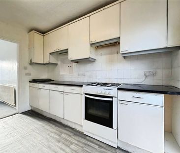 Bishops Way, Egham, Surrey, TW20 8EJ - Photo 3