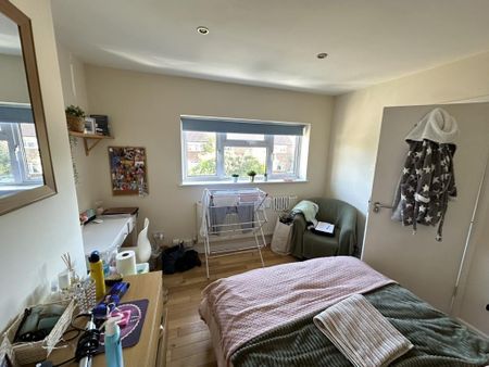 3 bedroom flat to rent - Photo 5