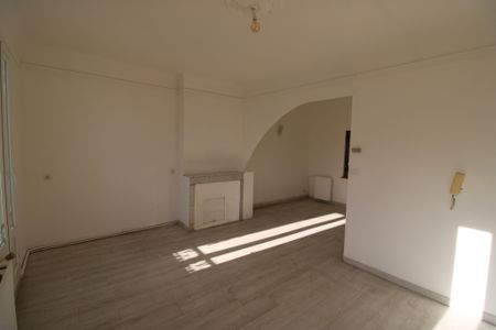 Location Appartement 3 pièces 69m² HYERES 83400 - Photo 4