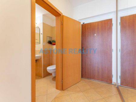 Pronájem bytu 1+kk 42 m2 - Photo 2