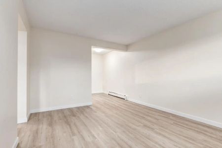 - 1 Bedroom at Merle Manor - Photo 5